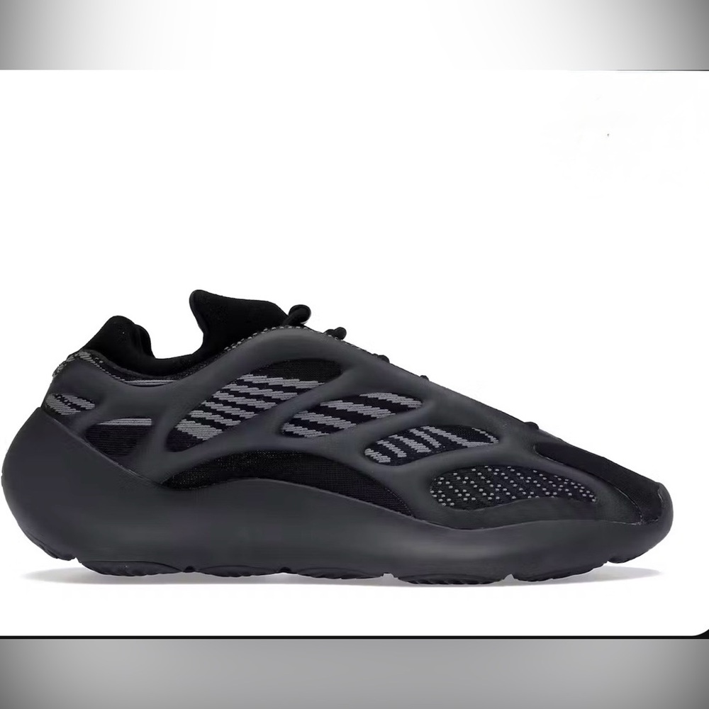 Adidas Yeezy 700 V3 Dark Glow - Size 5.5